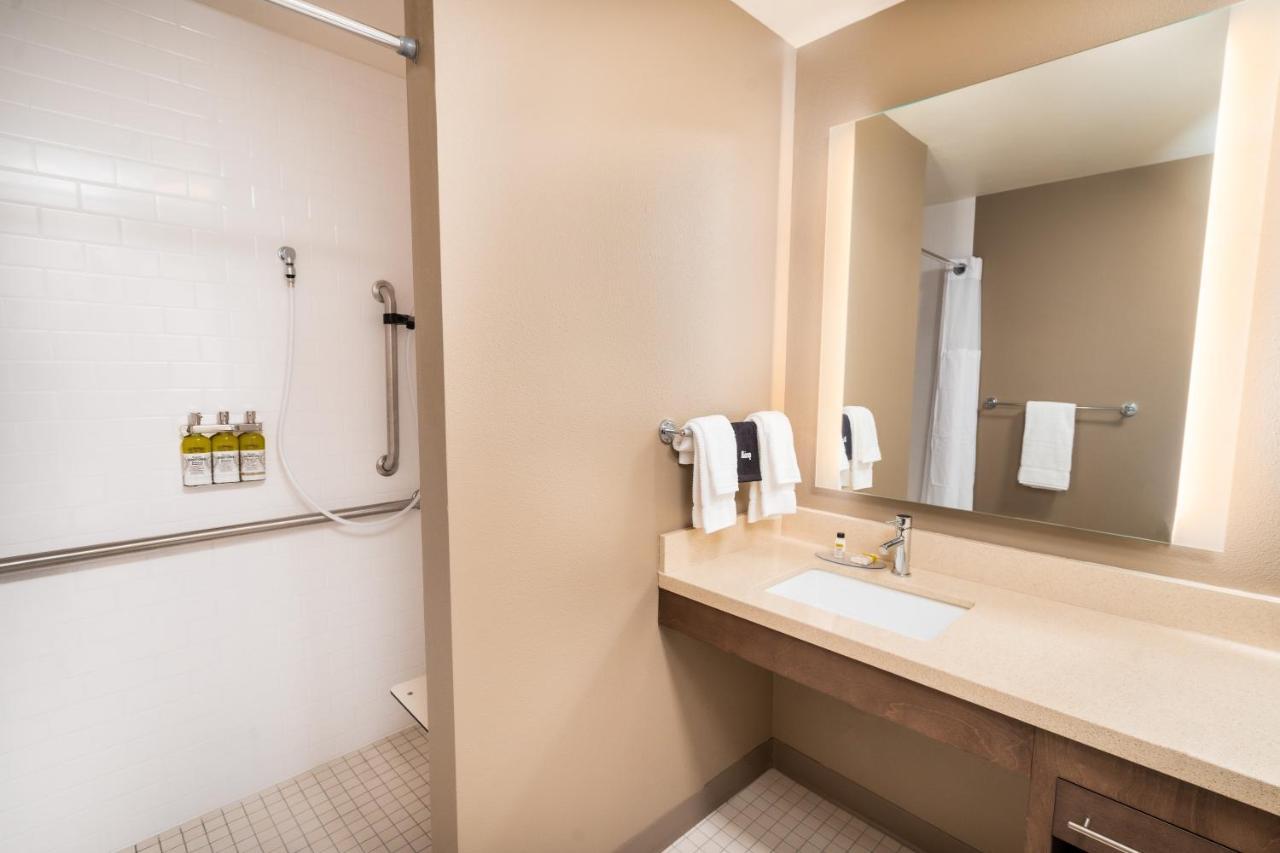 Hotel Staybridge By Ihg 3*
